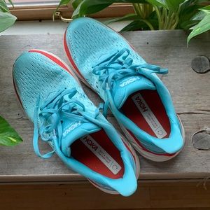 HOKA Womens Clifton 8 Running Shoes SIZE: 7.5 COLOR: Aquarelle / Eggshell Blue